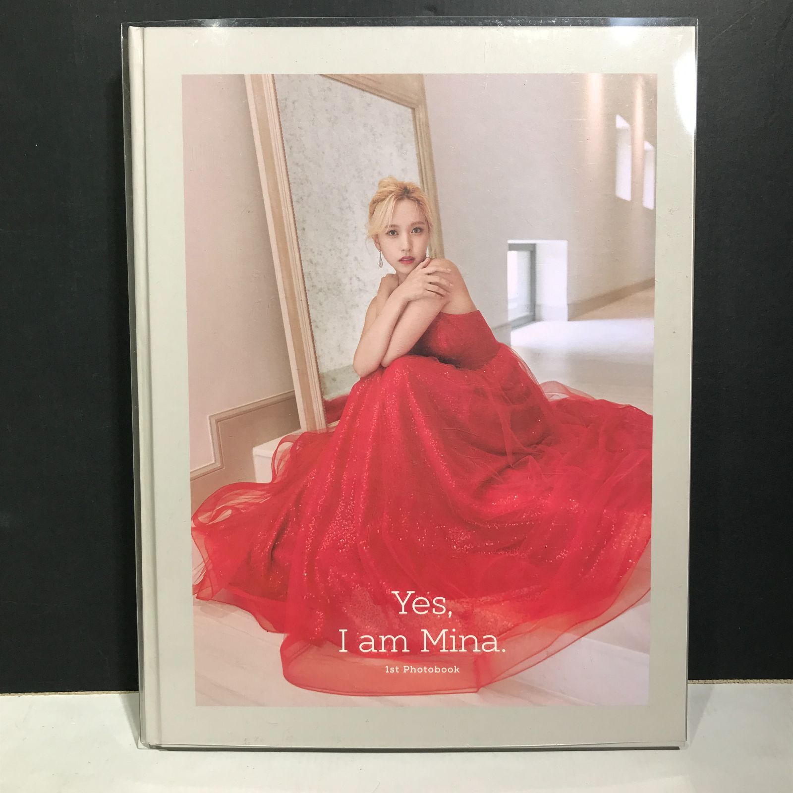城東19-032】TWICE Mina ミナ Yes, I am Mina 1ST PHOTOBOOK Gray ver