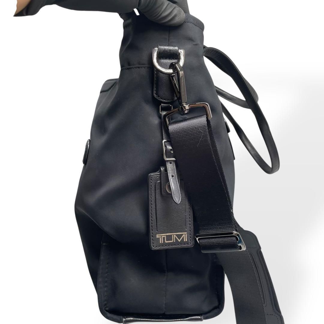 良品　TUMIトゥミ ハリソン イースト ウエスト トートバッグ ブラック 良品 TUMIトゥミ ハリソン イースト 節約 ウエスト トートバッグ