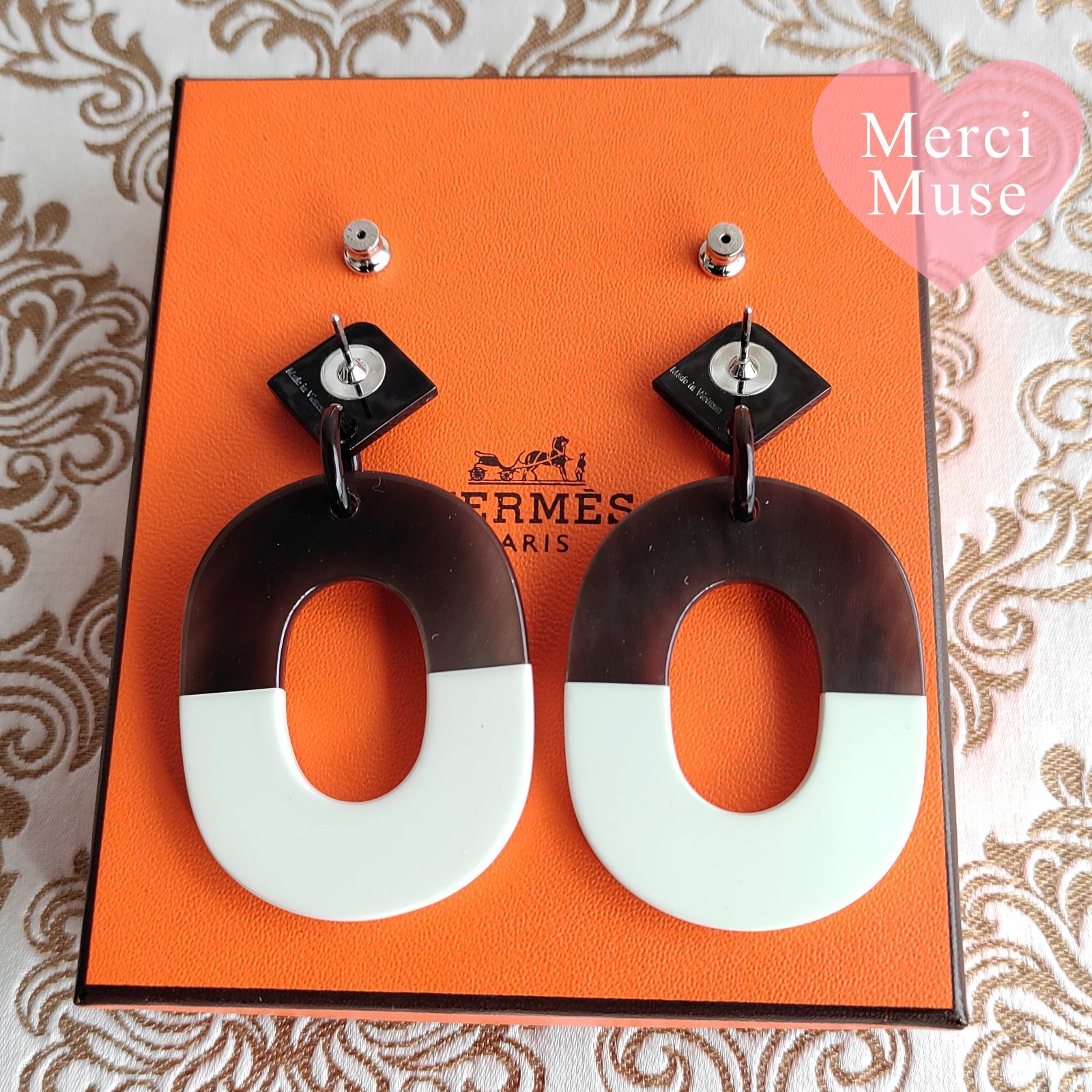 ❤お得なお品❤イスムピアス ブラウンxホワイト シルバー金具