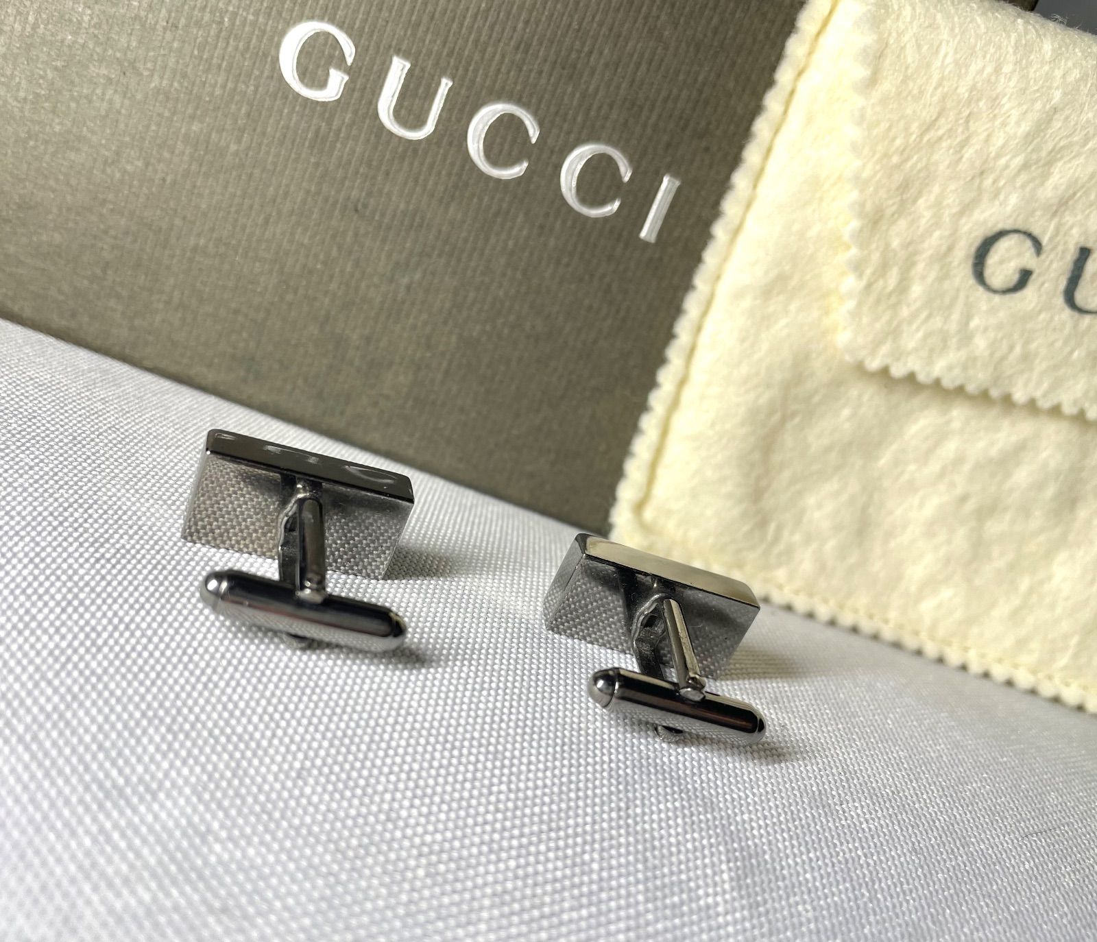 希少 GUCCI グッチ ブランドロゴ文字 クロームスターリングシルバー