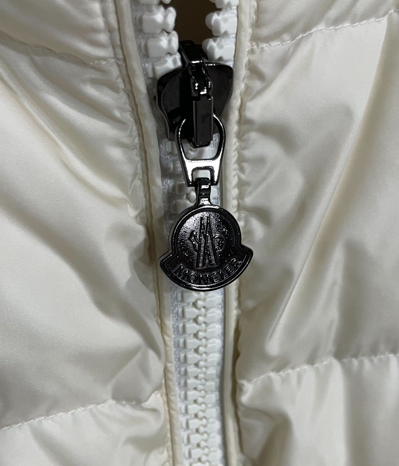 MONCLER/XS (00) /ホワイト /レディースダウンジャケット / NESEA