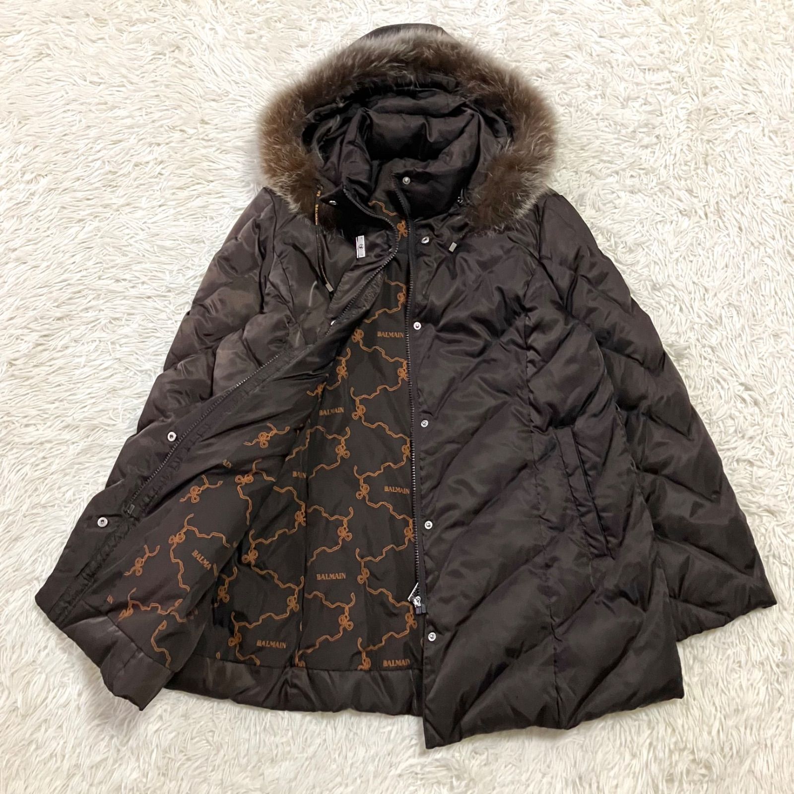 BALMAIN ブルーフォックスファー付きAラインダウンジャケット 裏地総柄