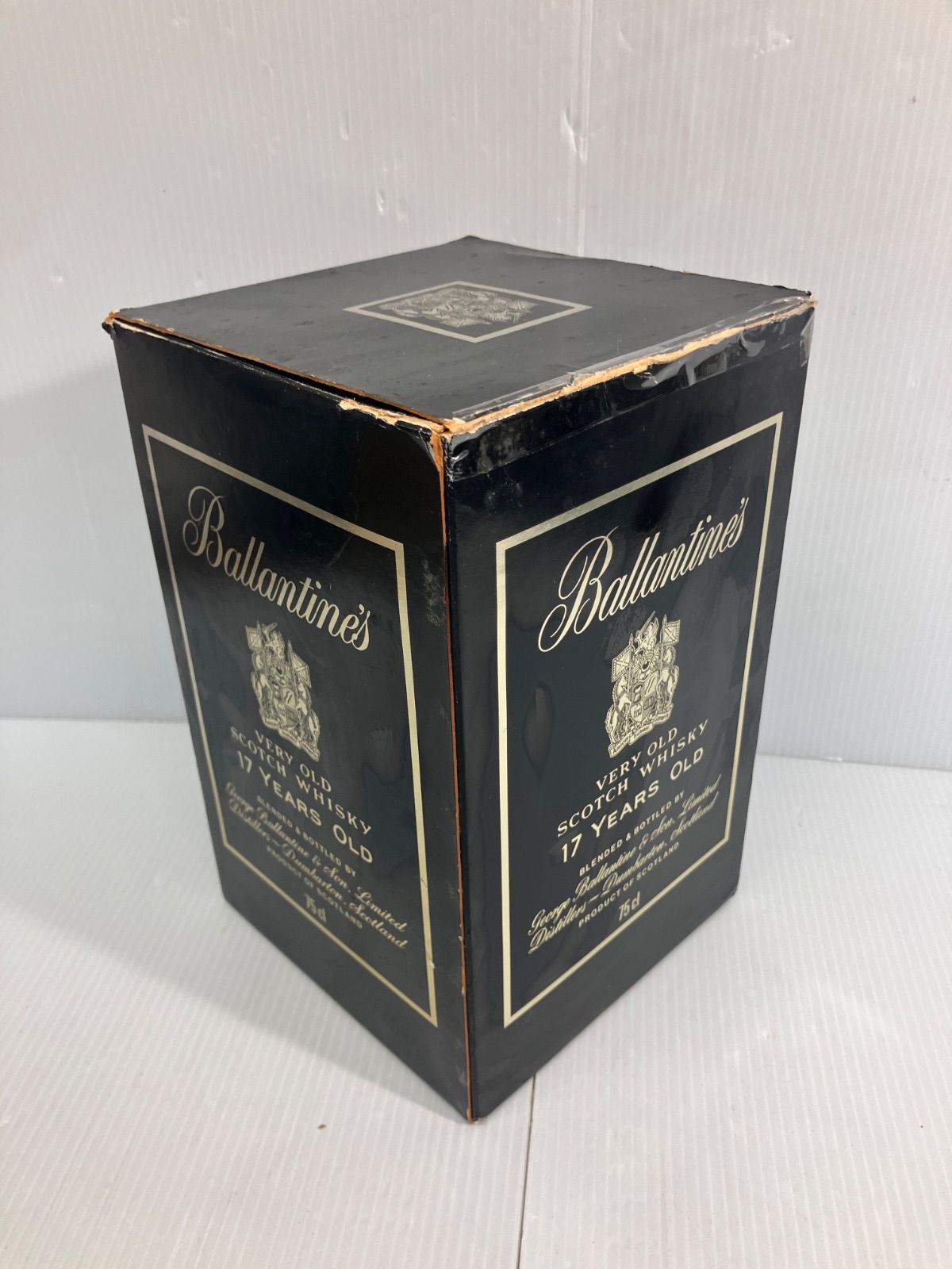 バランタイン17年 黒陶器ボトル 未開栓 - メルカリ