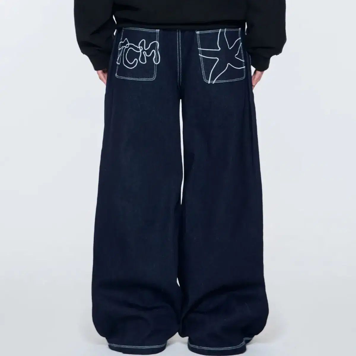 ザコールデストモーメント ロゴ デニム パンツ