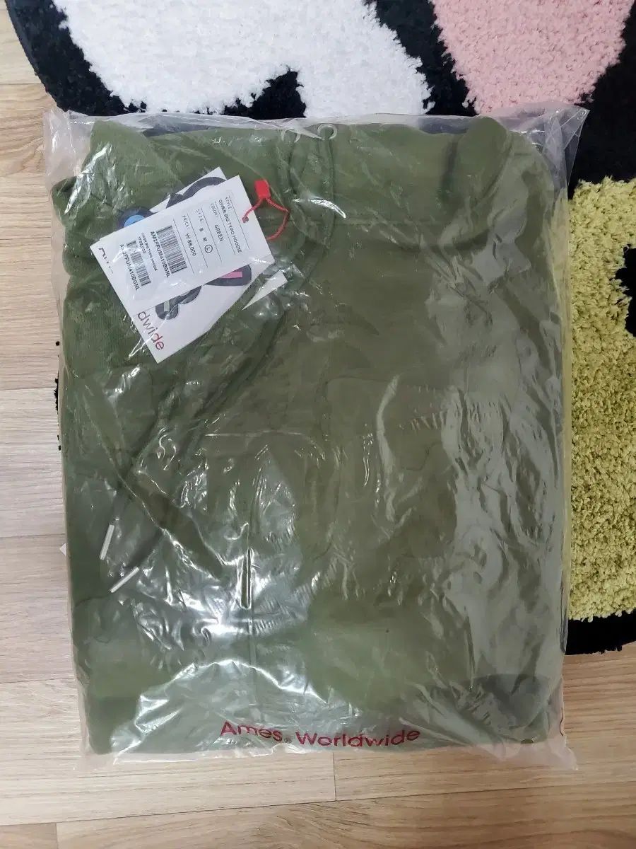 アメス qwer コラボ フーディー グリーン L