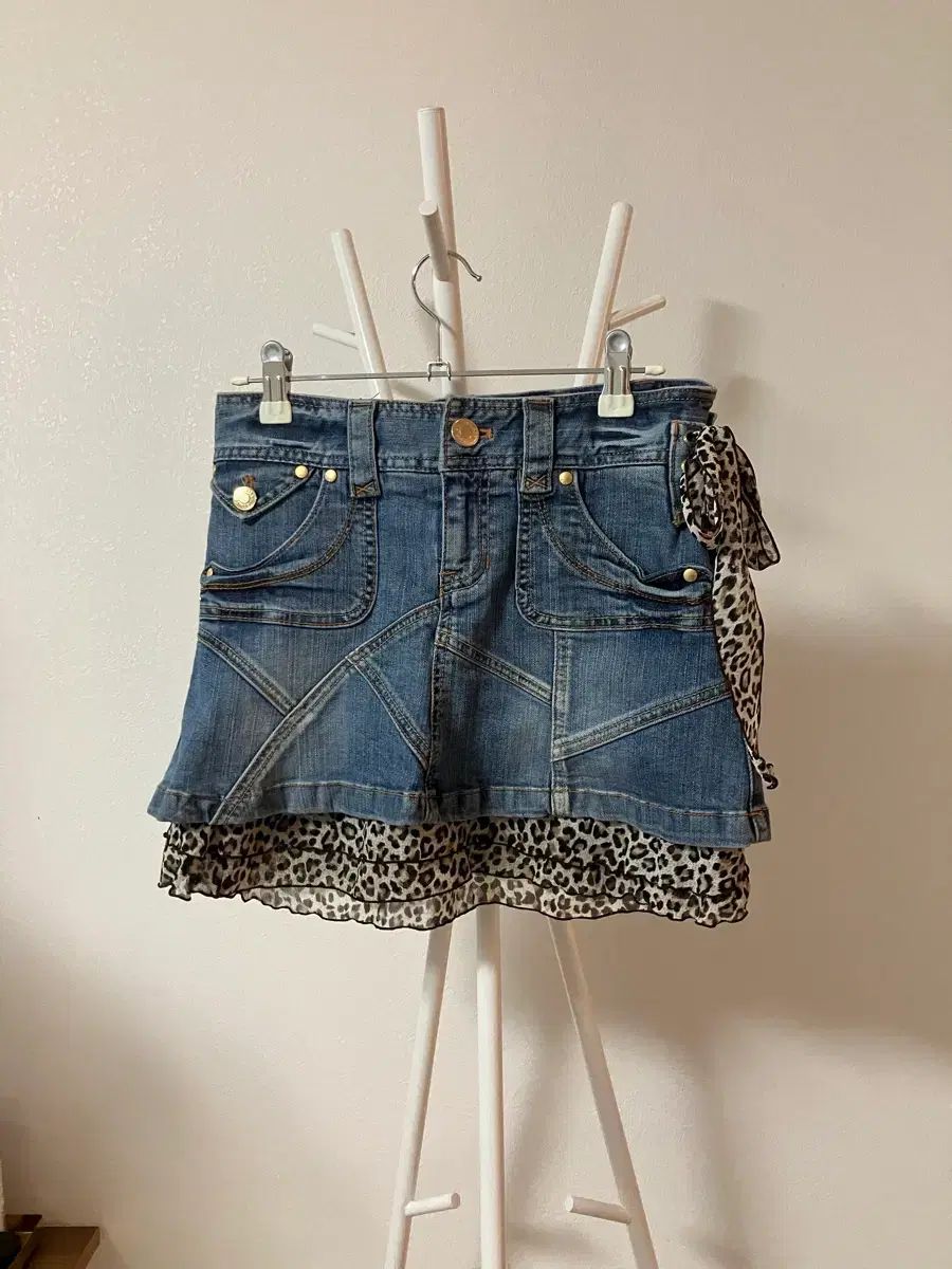 PUFE'sコーデ売り Y2K キャミソール レオパード ミニデニムスカート PUFE'sコーデ売り Y2K キャミソール レオパード ミニデニムスカート