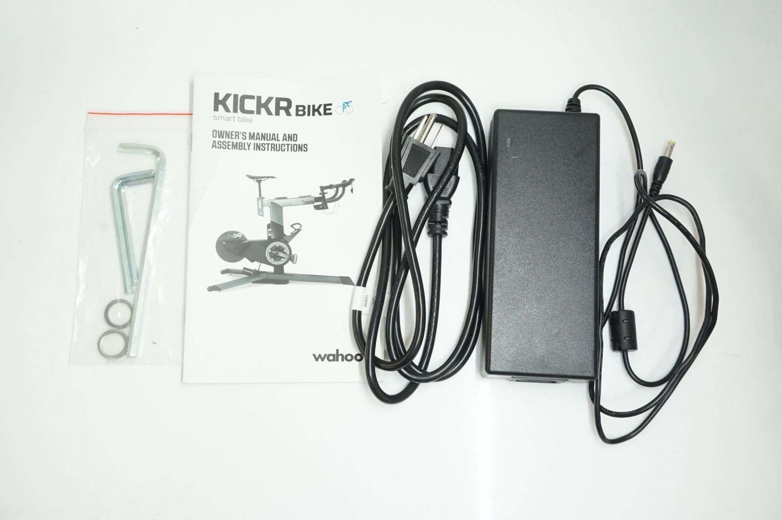 WAHOO 「ワフー」 KICKR BIKE V1 サイクルトレーナー / 大宮店 - メルカリ