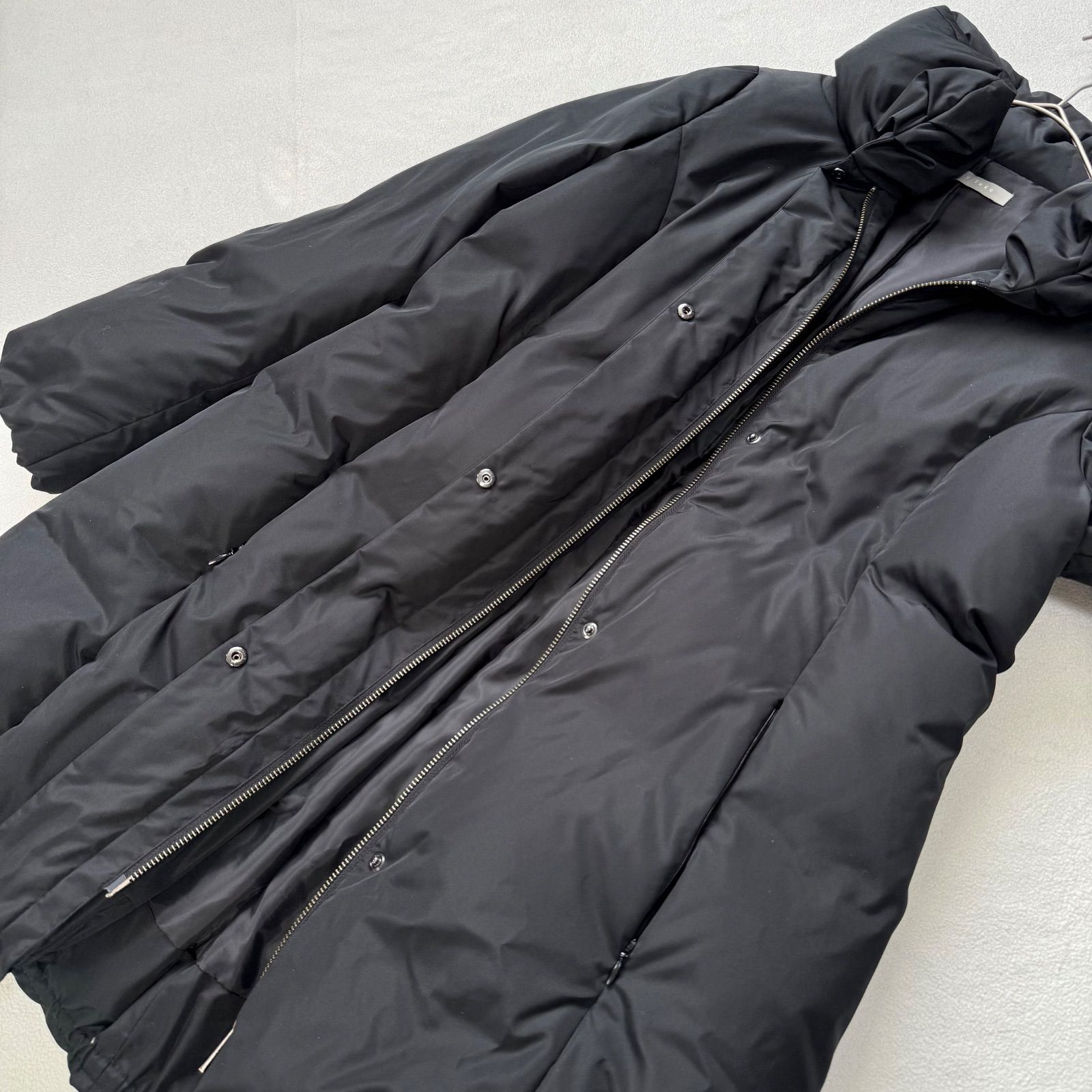 極美品　現行　セオリー　ダウンコート　ボリュームネック　黒　ロングダウン 極美品未使用級・40✨セオリーリュクス ボリュームネック ロング