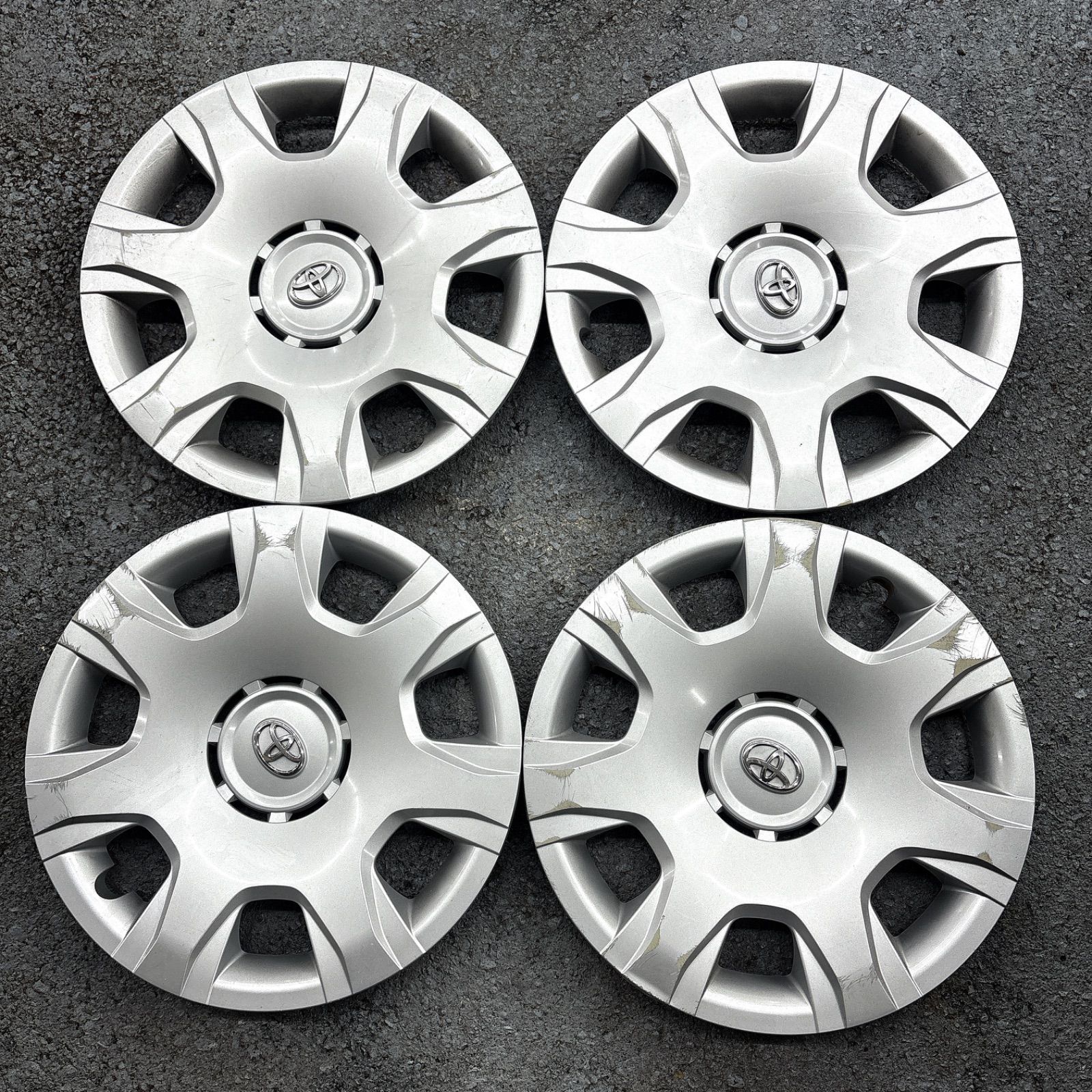 200系ハイエース純正ホイール＆ホイールキャップ 4本 200系ハイエース純正ホイール＆ホイールキャップ 4本 - メルカリ