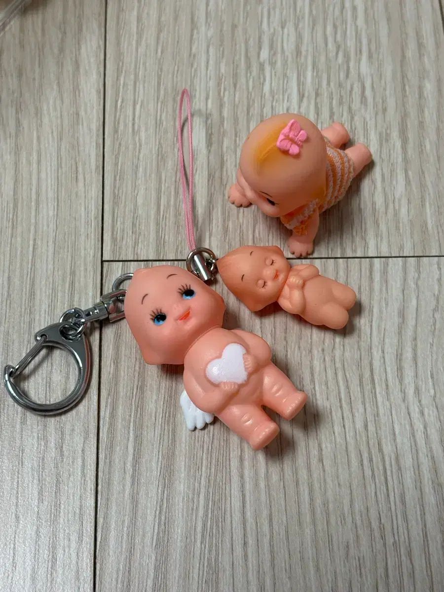 キューピーキーホルダー2種 + フィギュア(おまけ付き) - メルカリ