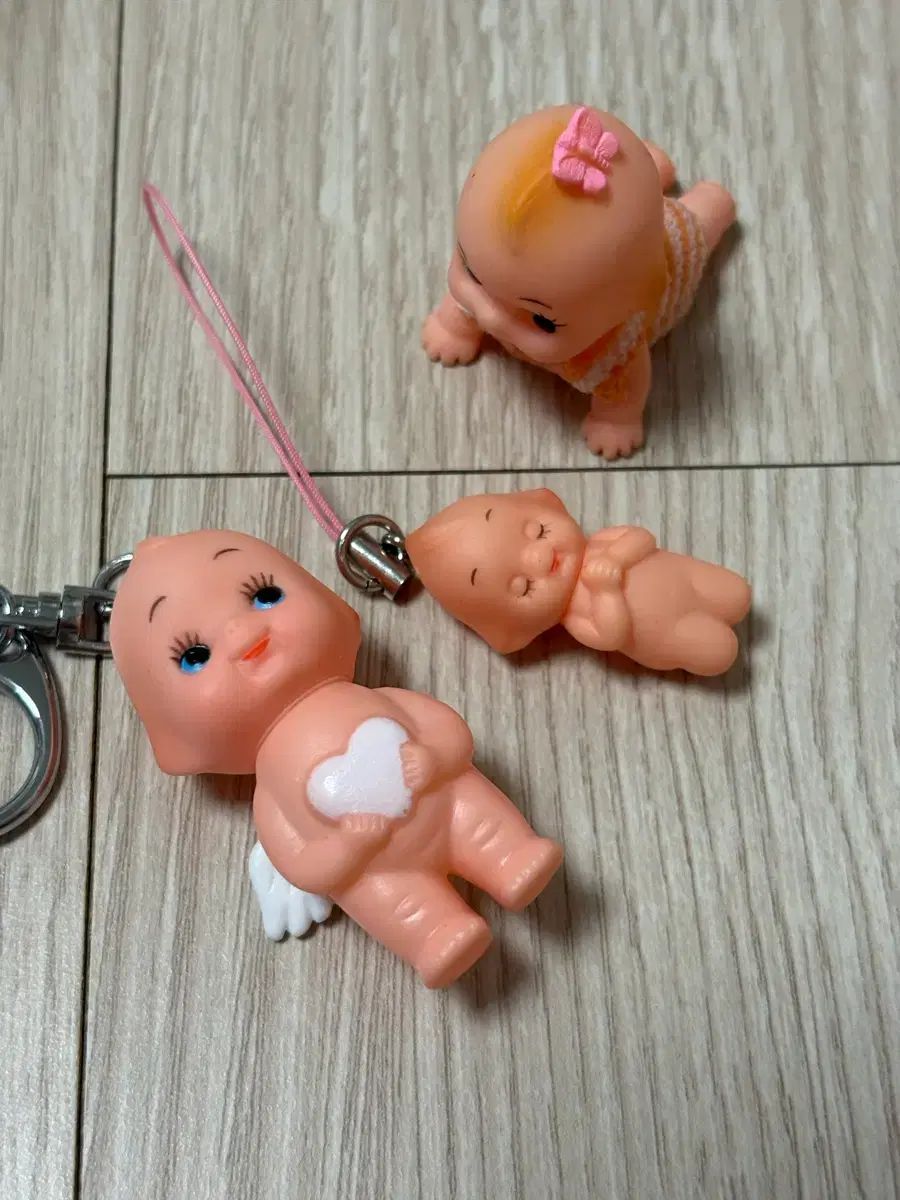 キューピーキーホルダー2種 + フィギュア(おまけ付き) - メルカリ