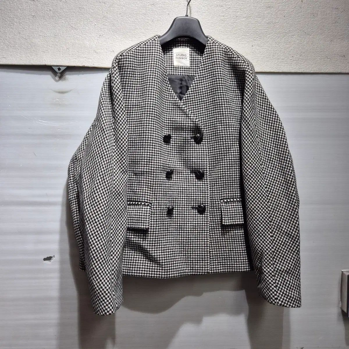 イタリア製。シルバー製。銀製。車のデザインの飾り板。銀のプレート。昔のお品です。 イタリア製。シルバー製。銀製。車のデザインの飾り板。銀のプレート