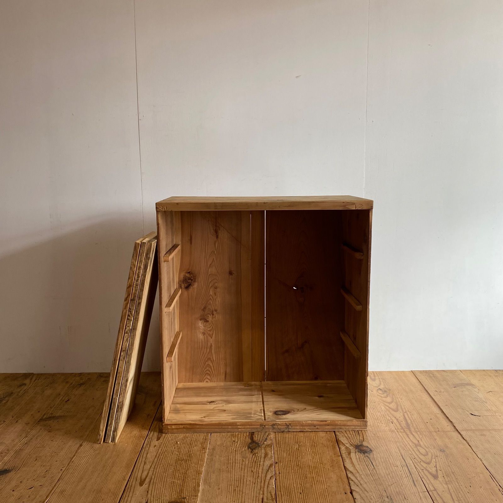 アンティーク 仕切り棚 チェスト 食器棚 書類棚 無垢材 無塗装 y360