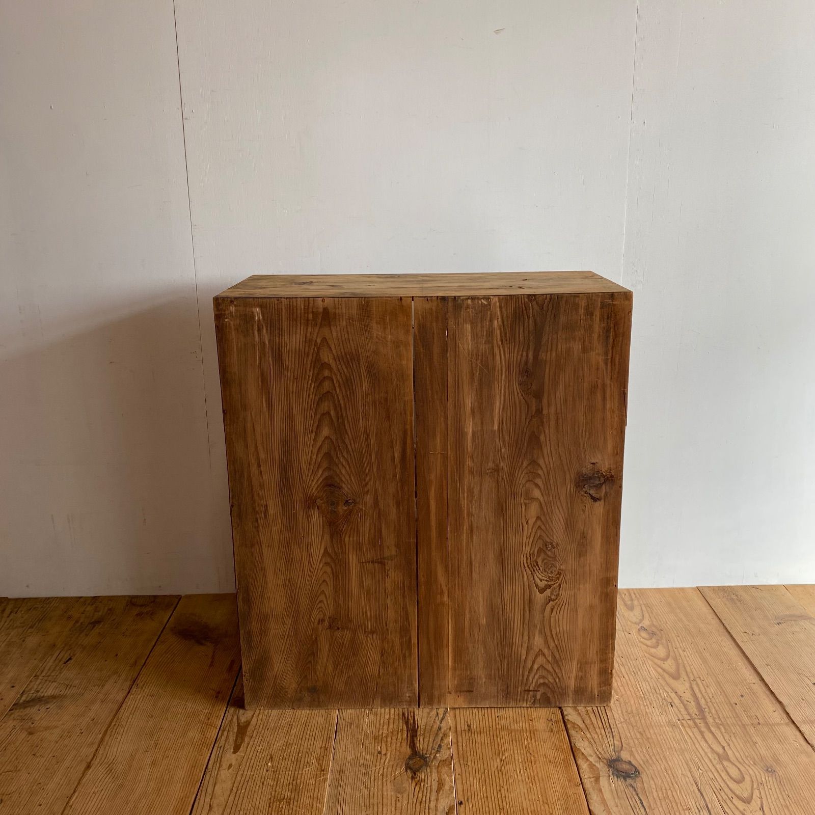 アンティーク 仕切り棚 チェスト 食器棚 書類棚 無垢材 無塗装 y360