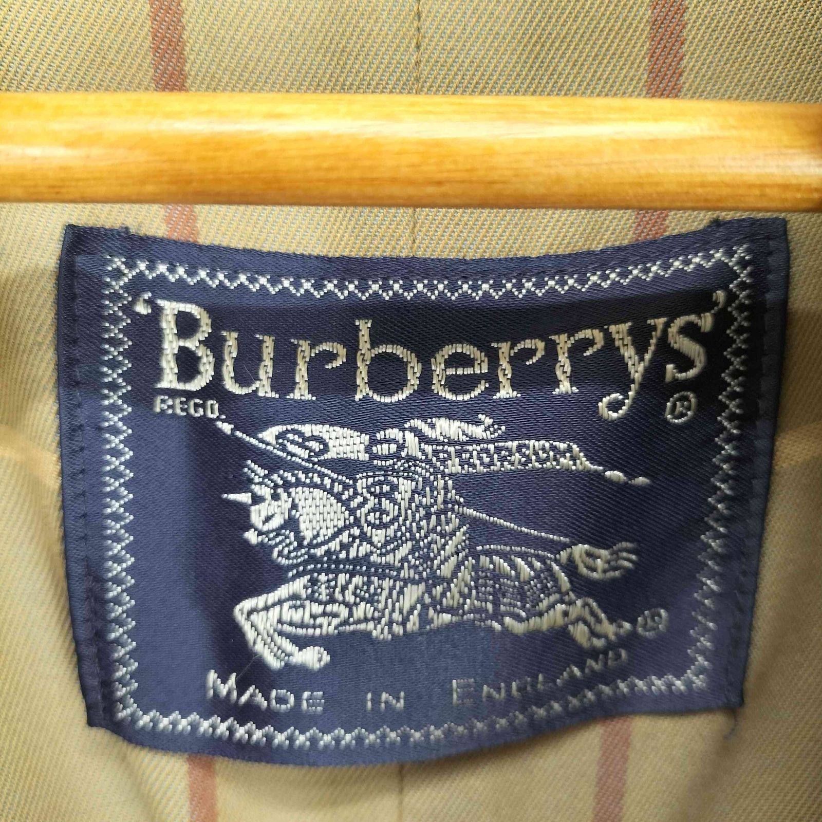 BURBERRYS(バーバリーズ) ENGLAND製 C100 裏地チェック柄 ダブルトレンチコート レディース 表記無 【中古】【ブランド古着バズストア】 バーバリーズ BURBERRYS ENGLAND製 C100 裏地チェック柄 ダブル