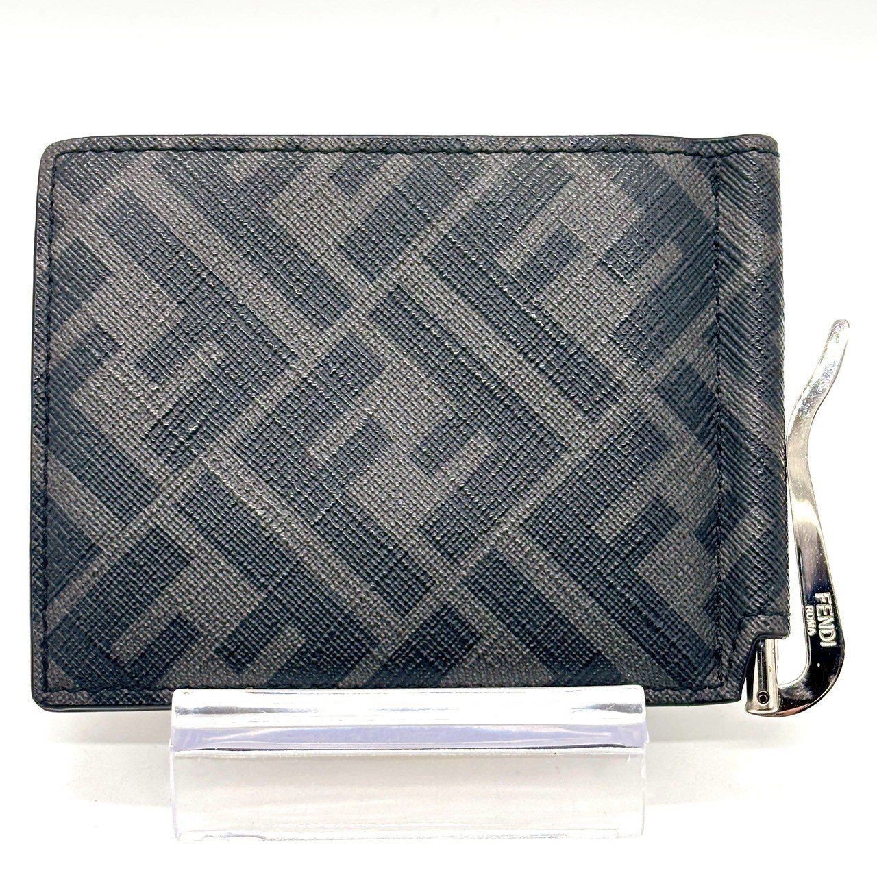 薄さで差がつく大人仕様】 FENDI フェンディ マネークリップ カード