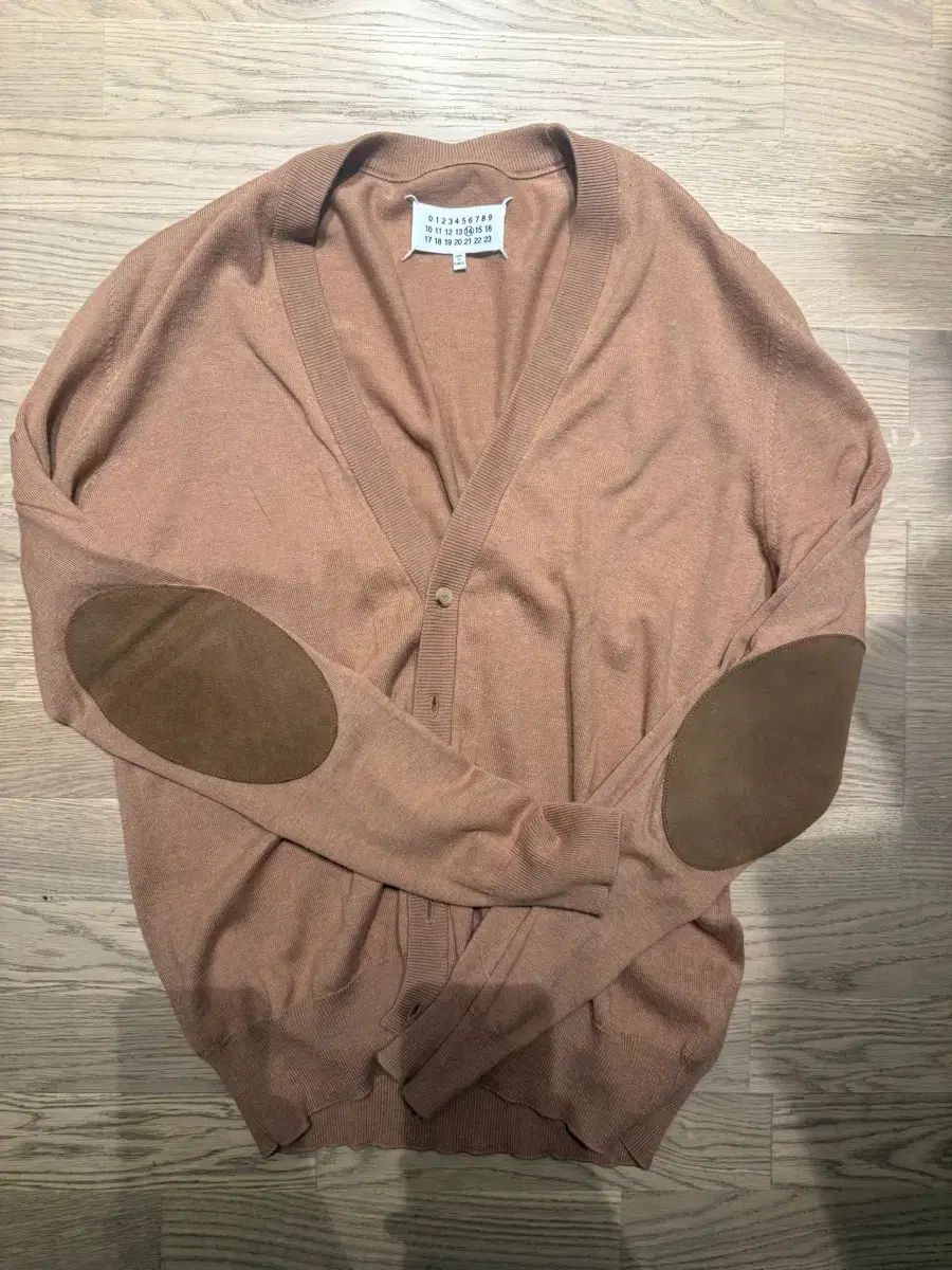 メゾンマルジェラ エルボーパッチ カーディガン ベージュ Lサイズ