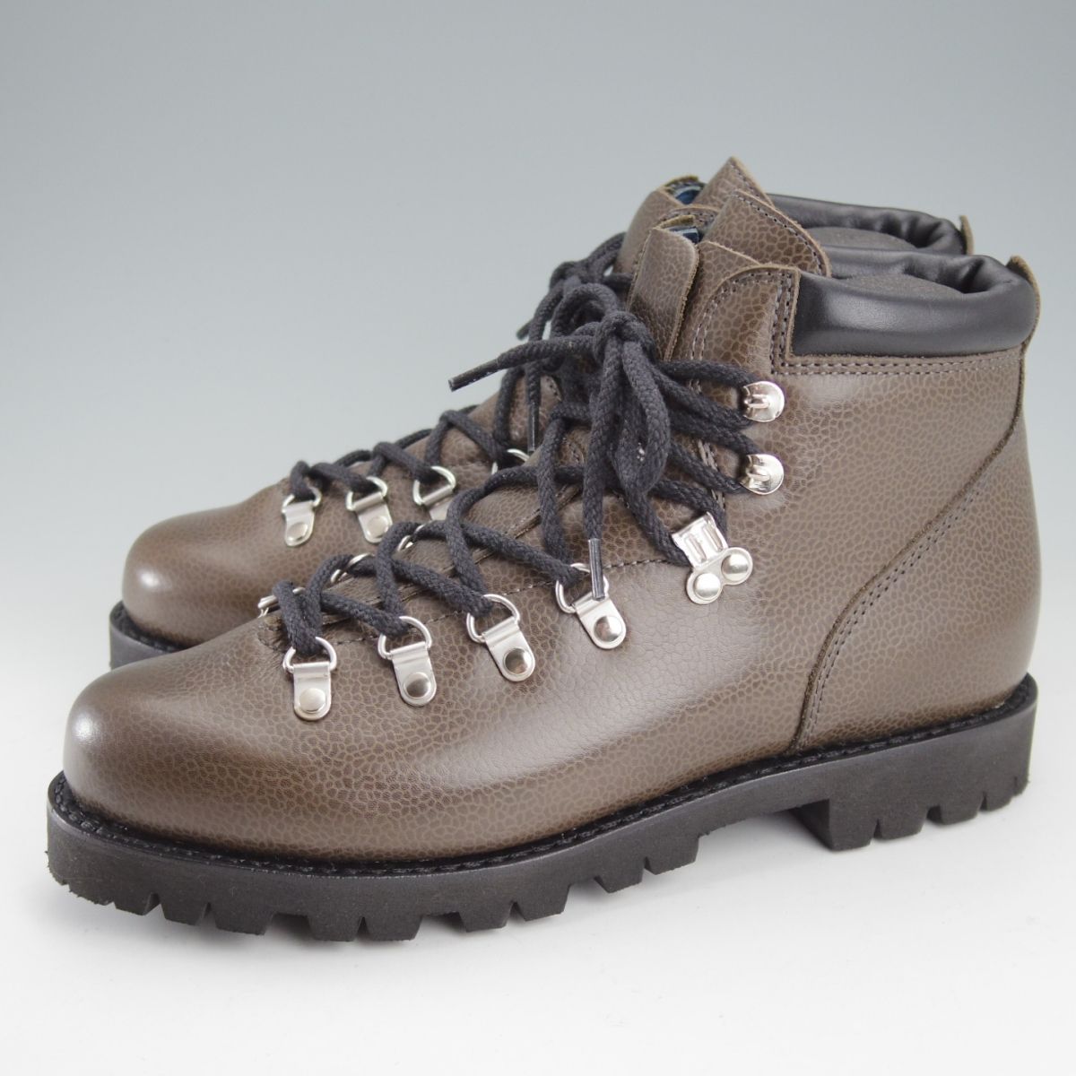 パラブーツ SIZE 7 モデル定価 104 500- グッドイヤー製法のAVORIAZ アヴォリアーズ マウンテンブーツ TAUPE Paraboot o 211