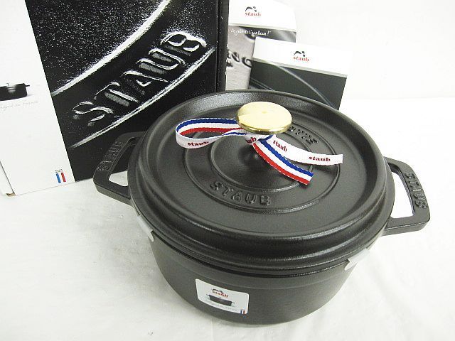 Staub ストウブ ピコ ココット ラウンド 黒 ブラック 40509 485 18 cm 1 7 L COCOTTE RONDE 両手鍋 Z 0004 1213 2 3315