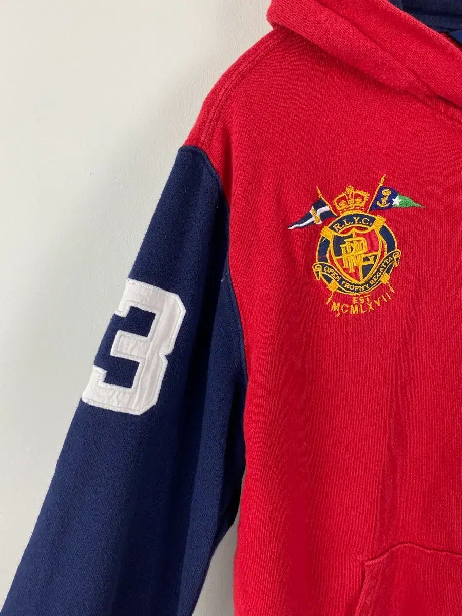 ビックポニー ジップアップパーカー