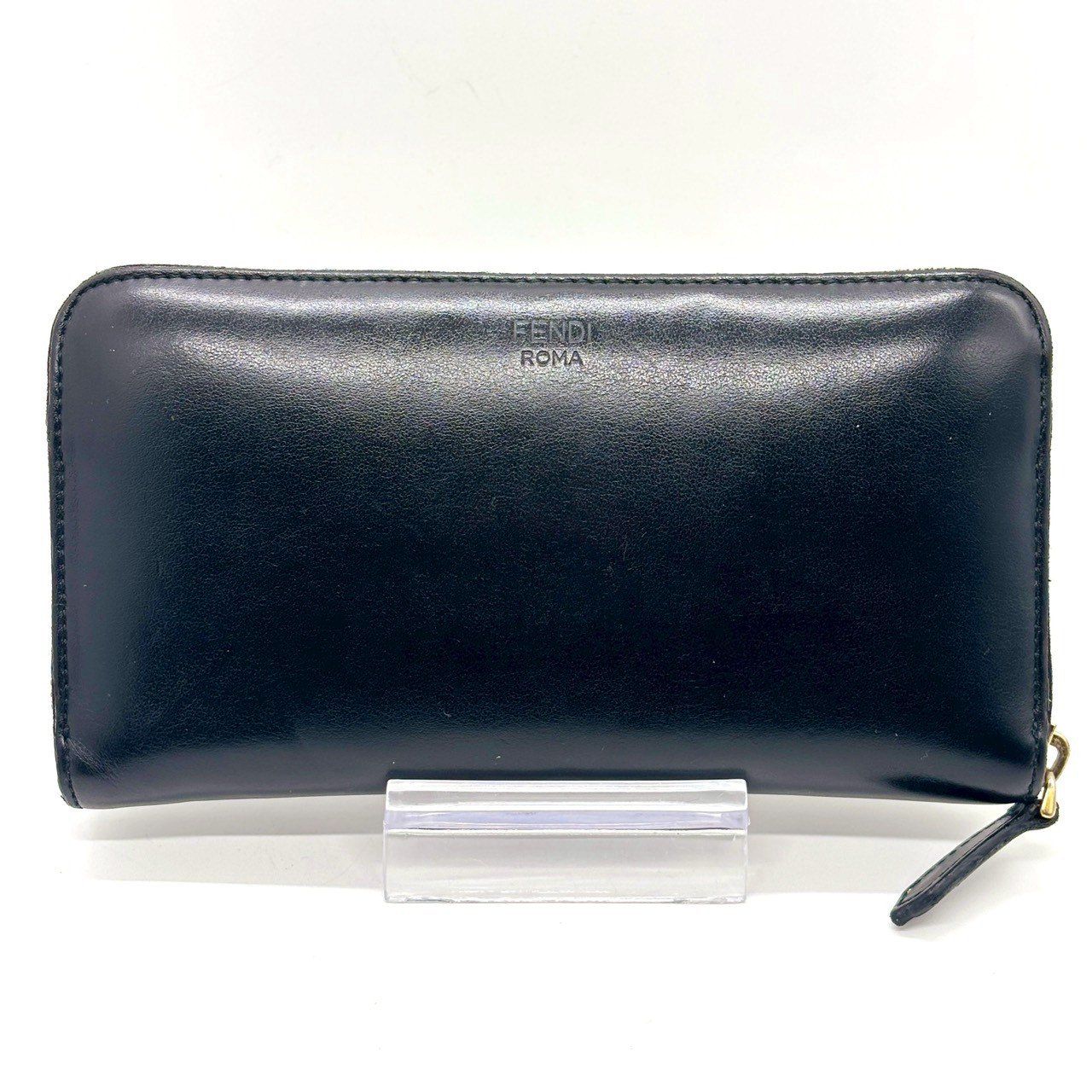 無骨に光る遊び心】 FENDI フェンディ 長財布 ラウンドジップ