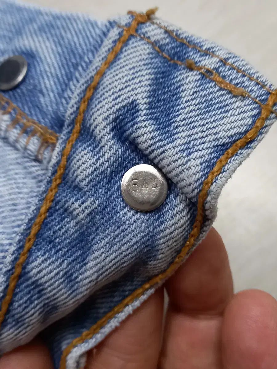 ストレートジーンズ