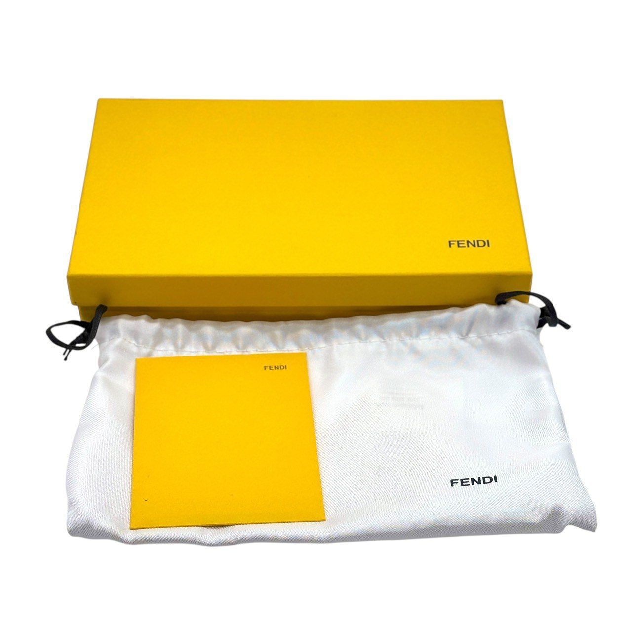 色で遊ぶ大人ズッカ】 FENDI フェンディ ラウンドファスナー 長財布