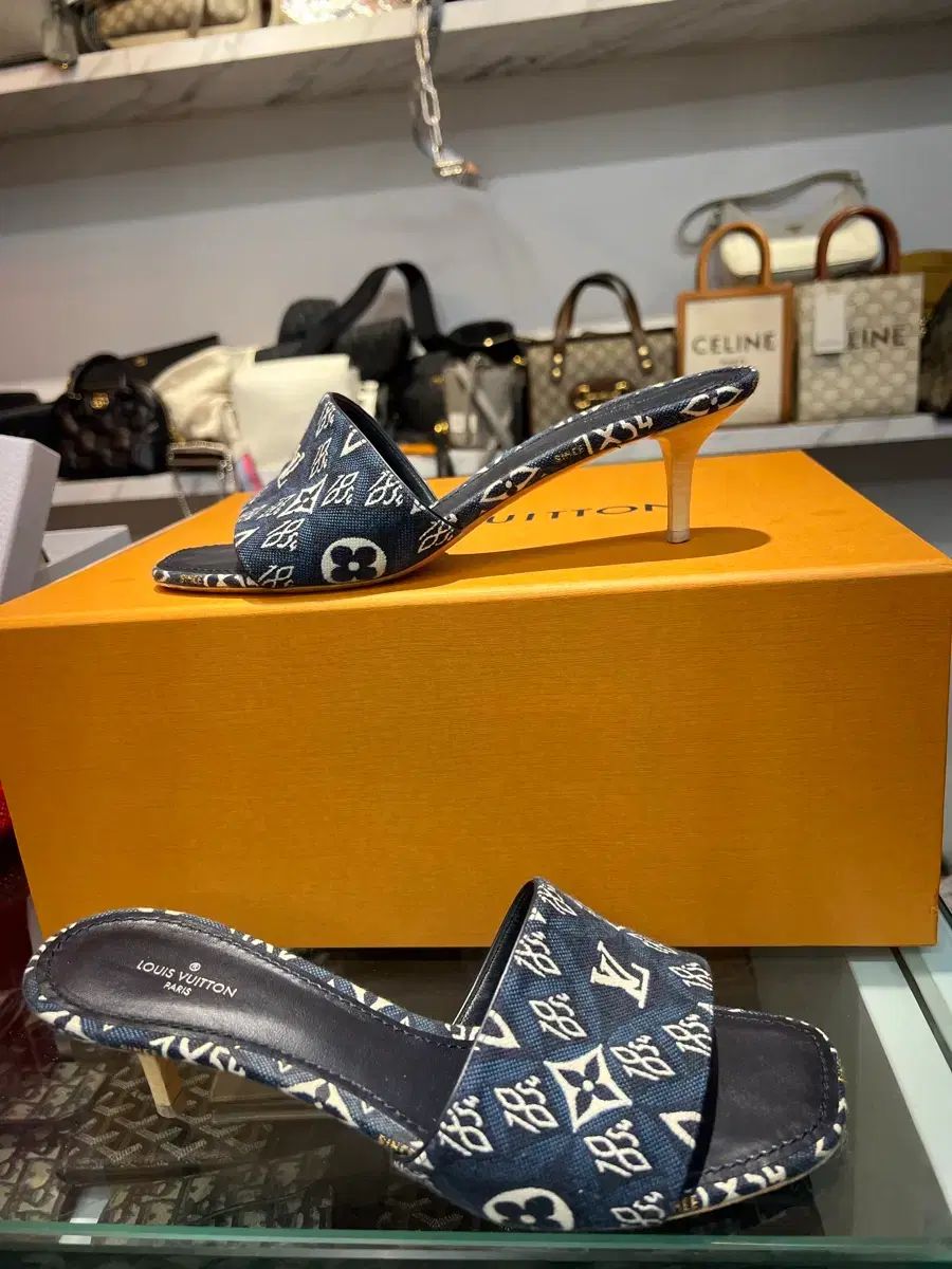 LOUIS VUITTON 1854 サンダル 39) ルイヴィトン 1854 リサイバー スリッパ サンダル レディース