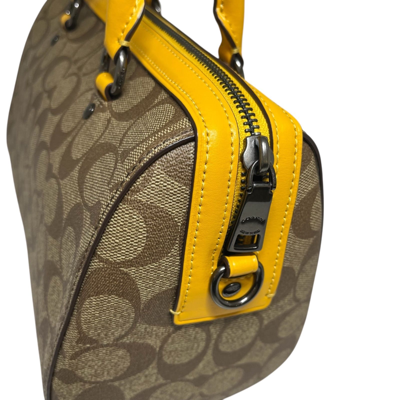 COACH【コーチ】ローアンサッチェル シグネチャー キャンバス 83607