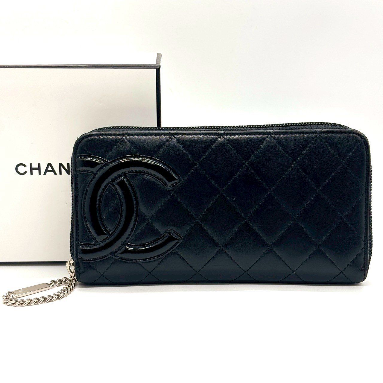 黒に潜む大人ピンク】 CHANEL シャネル ラウンドファスナー 長財布