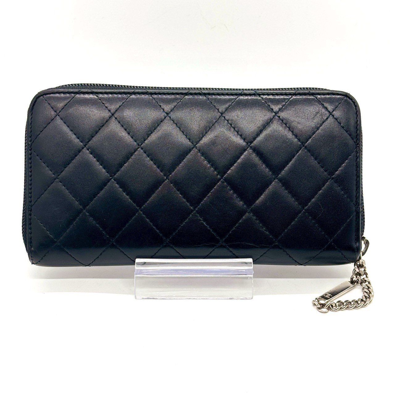 黒に潜む大人ピンク】 CHANEL シャネル ラウンドファスナー 長財布