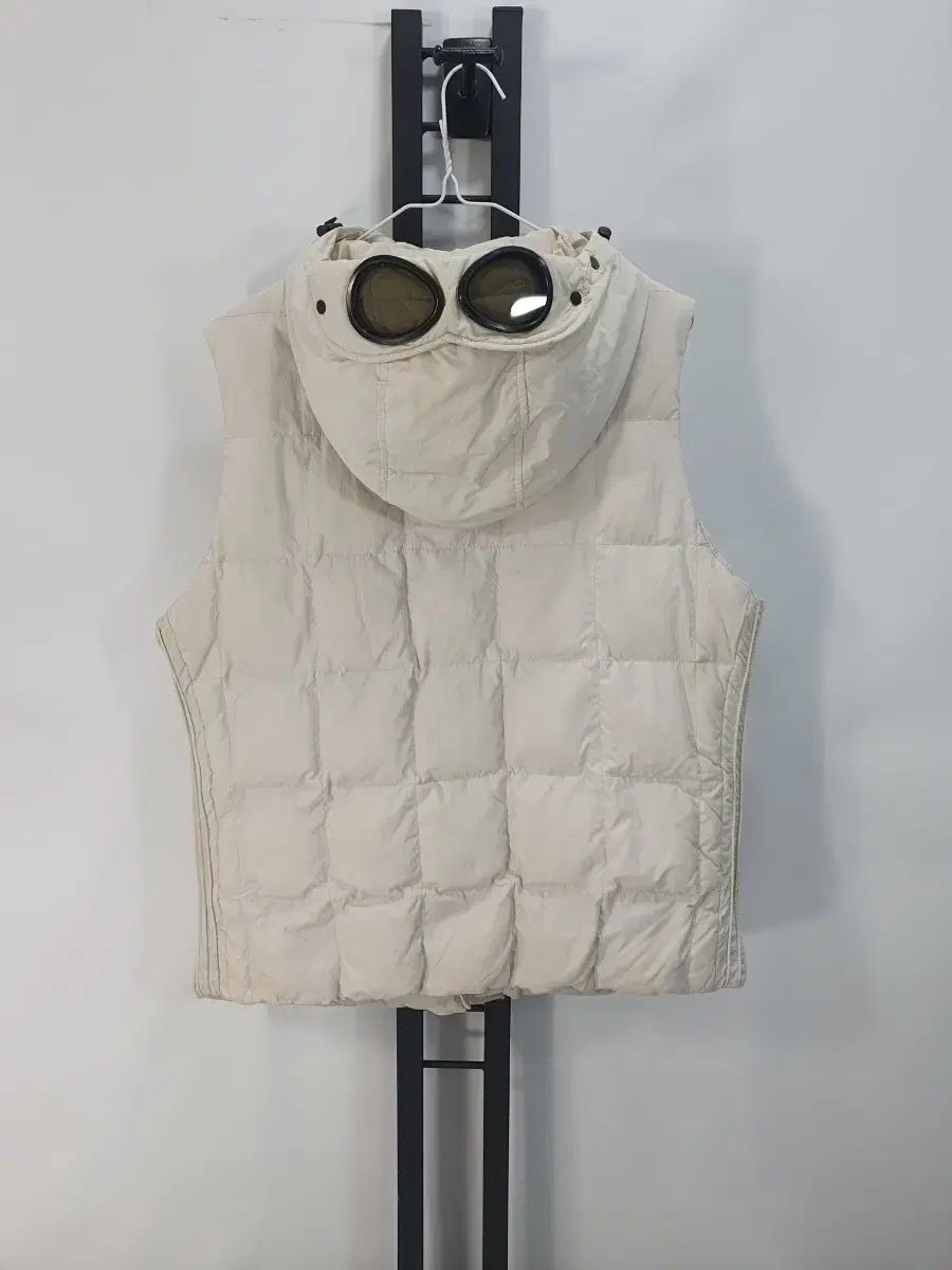 C.P. COMPANY ダウン ベスト ミレーミリア ゴーグル