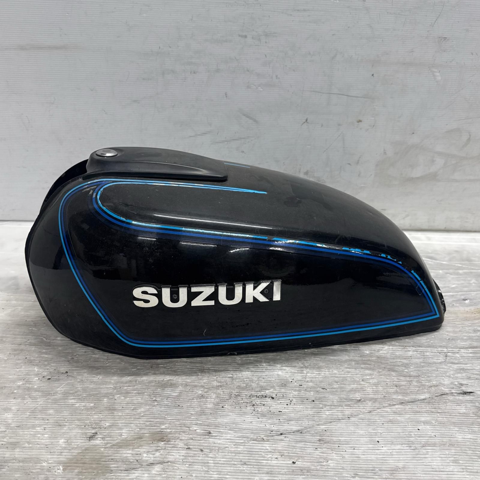 SUZUKI GS 750 ガソリンタンク スズキ
