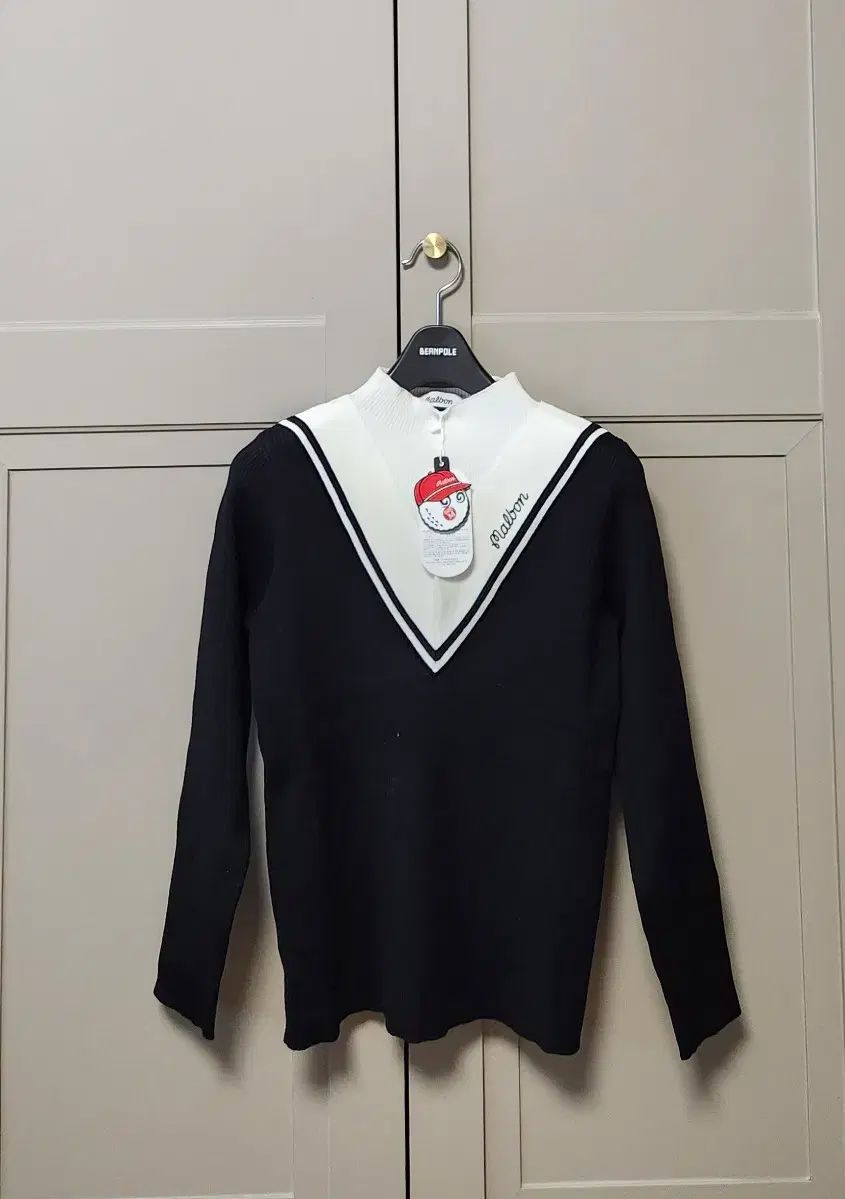 ターコイズグリーンに黒や色とりどりの細首ボトル❁幾何学的 うろこ