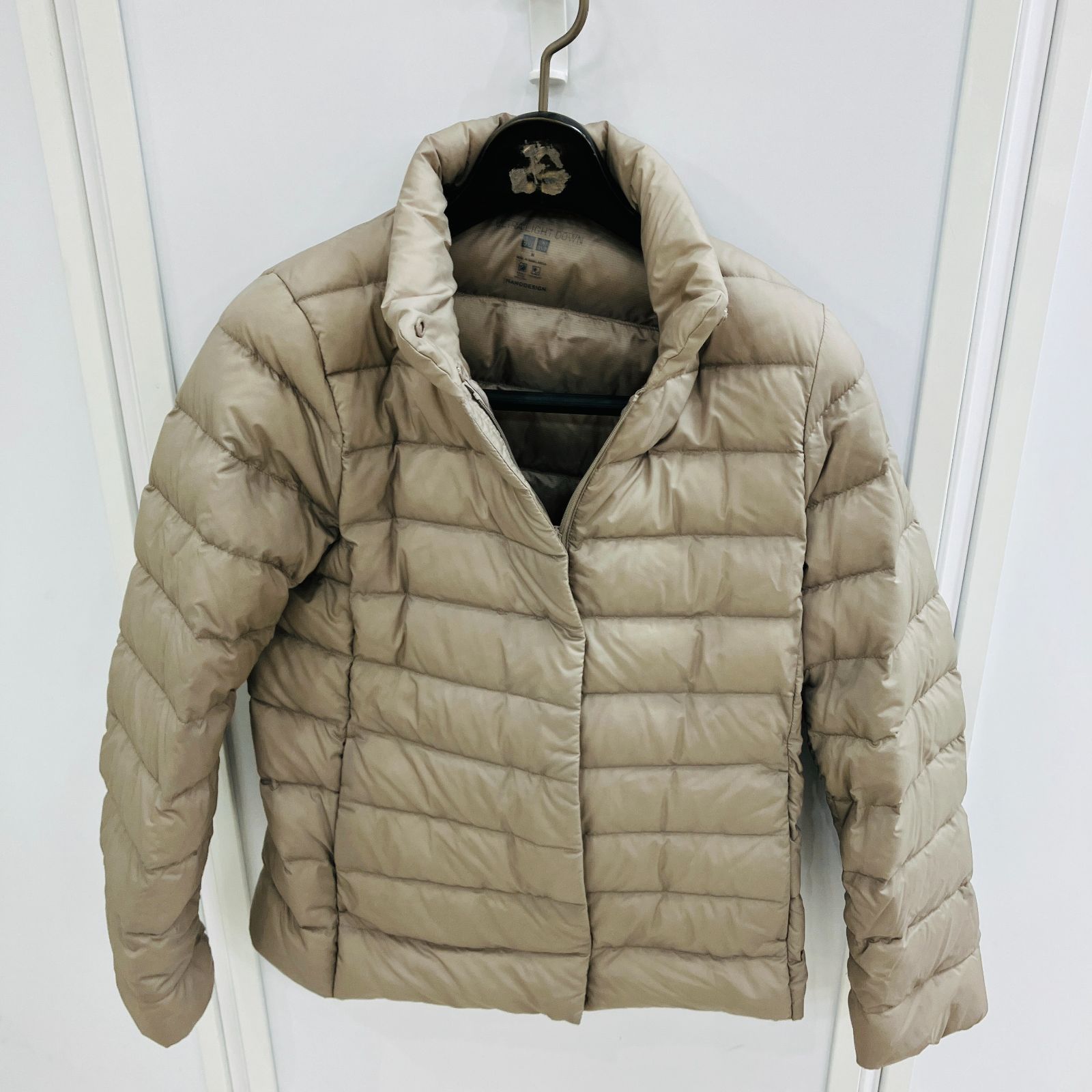 A【レディース】ユニクロ ウルトラライトダウンジャケット ベージュ М