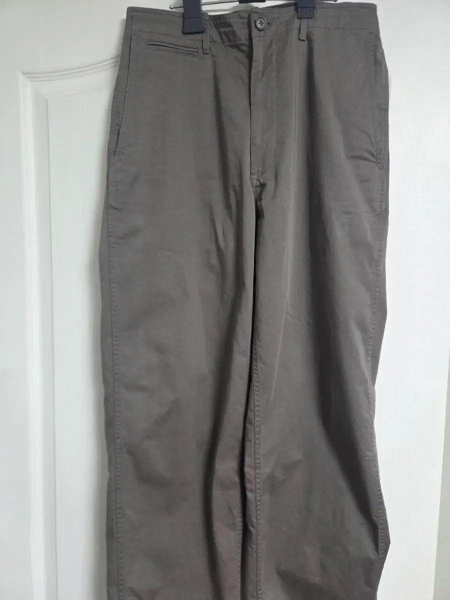 BROWNYARD ブラウンヤード ESSENTIALS エッセンシャルズ チノ