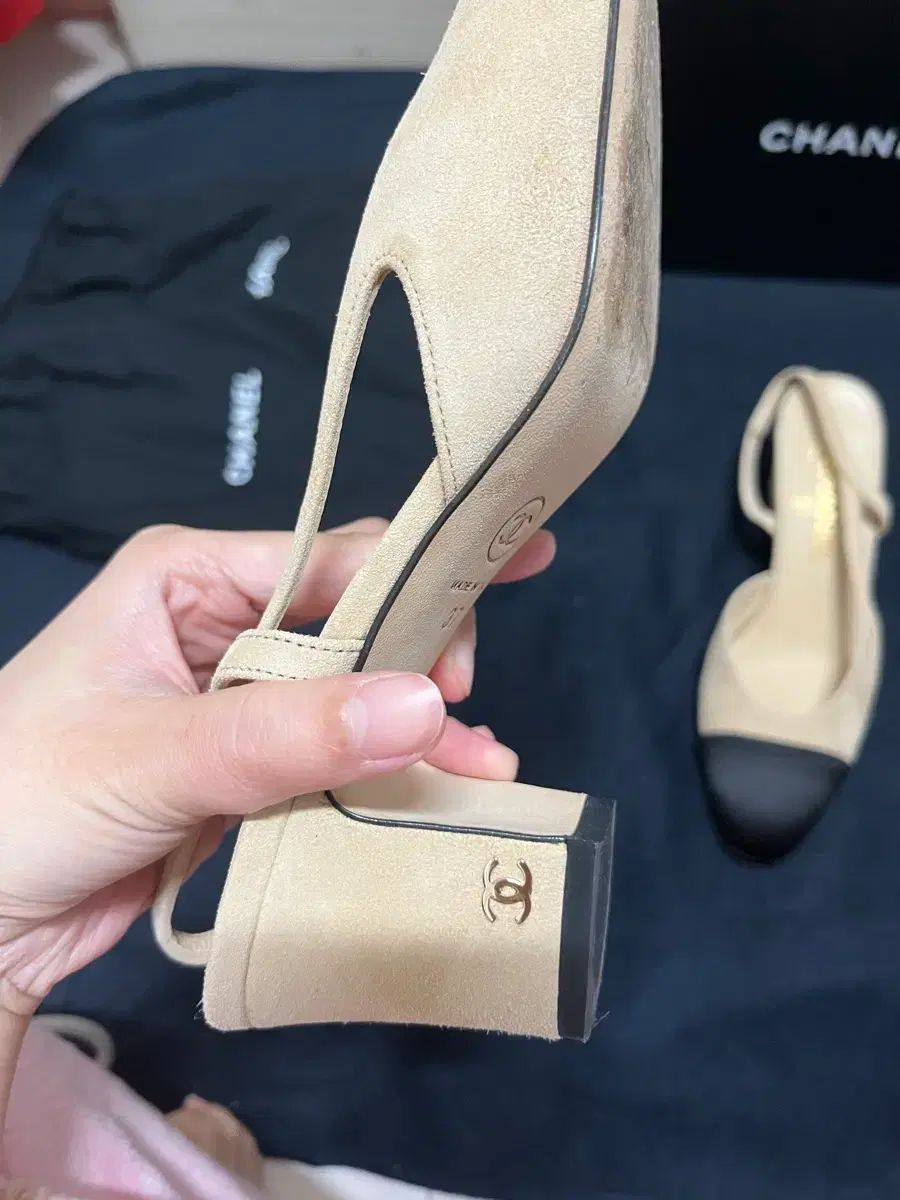 スウェード スリングバック