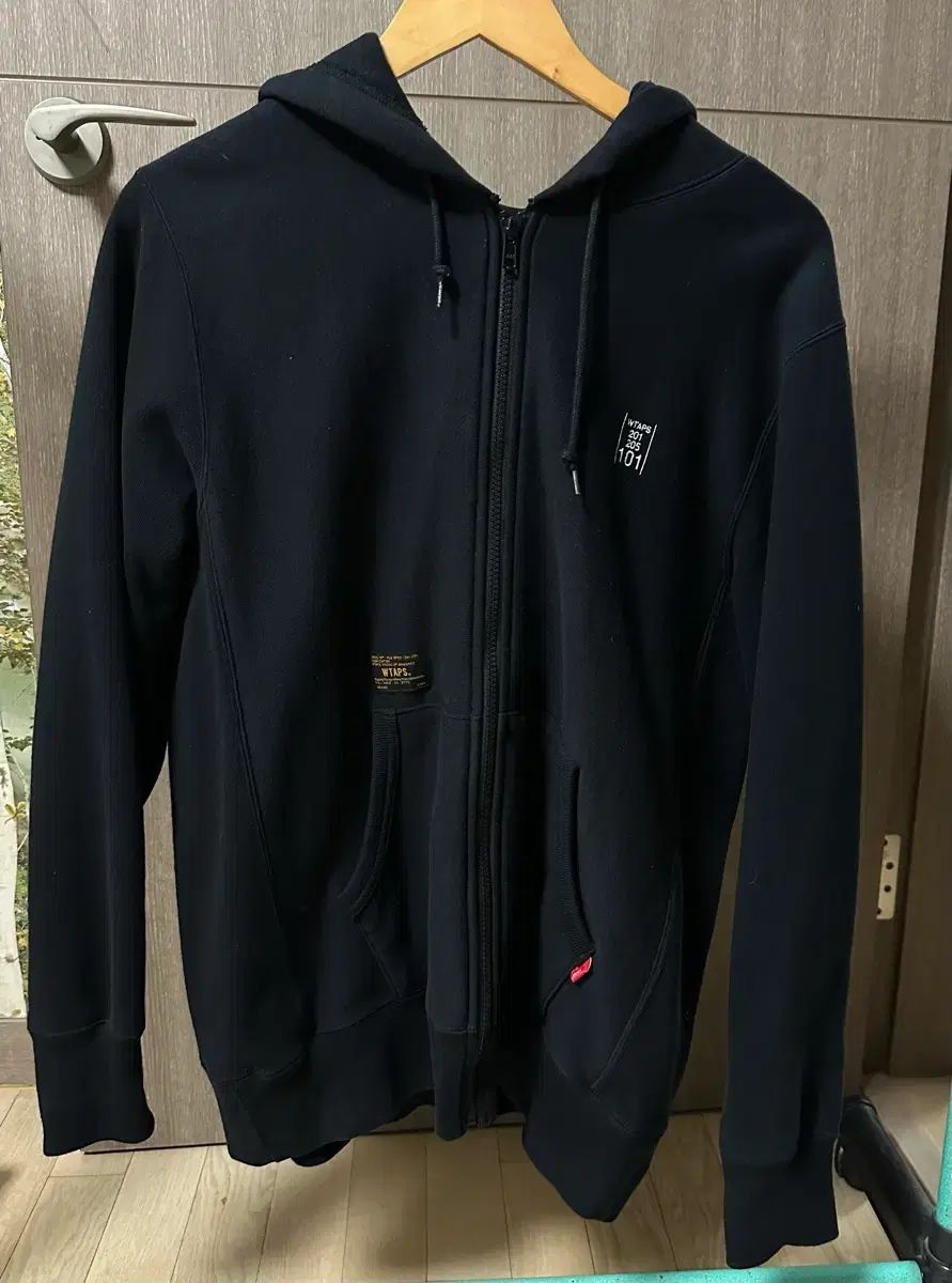 wtaps フーディー オファー ジップアップ Pre-owned] WTAPS HELLWEEK