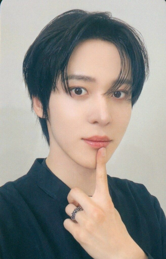 ATEEZ FC YUNHO Ashes to Light - メルカリ