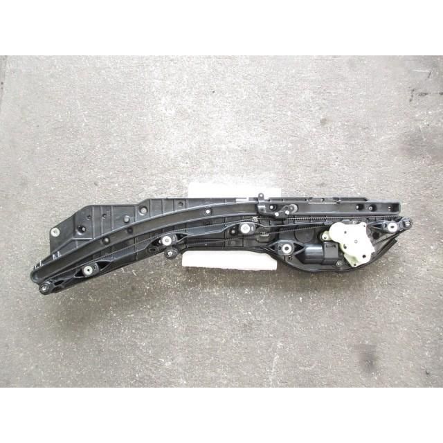 28年 ヴォクシー DBA-ZRR80W 左パワースライドドアモーター 85006