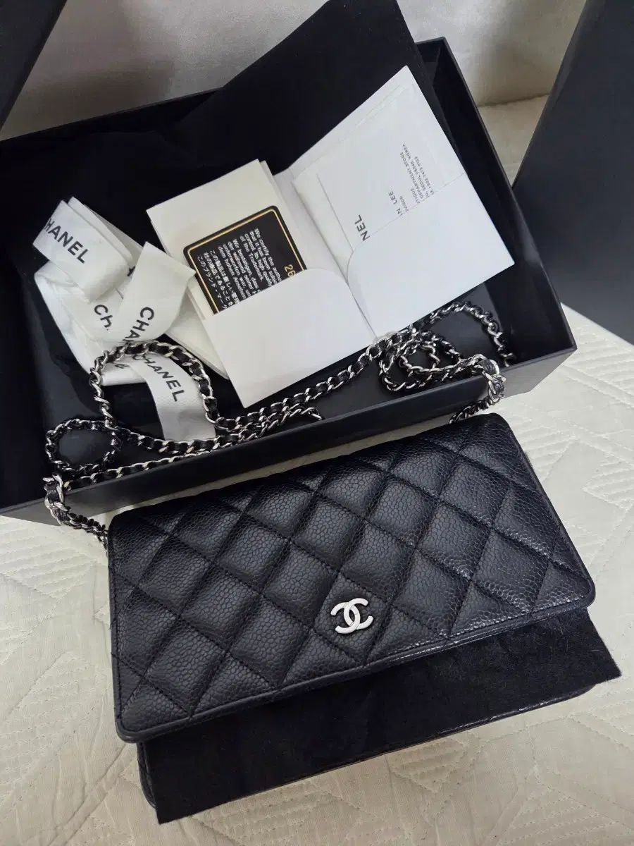 CHANEL シャネル woc キャビア