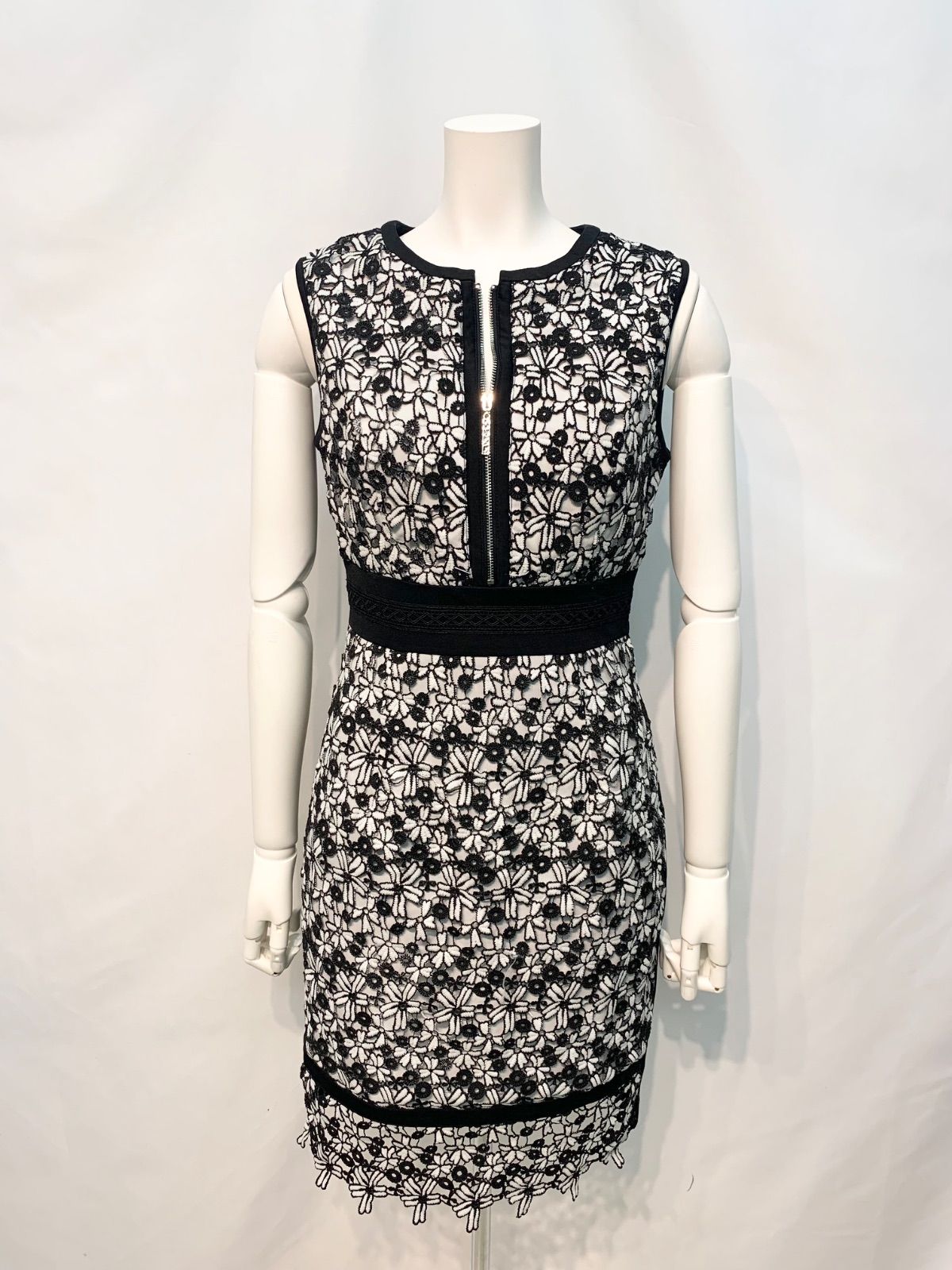 an キャバドレス　美品　sサイズ XSサイズあり【an /アン】ラインストーン/ バストジップ/ ノースリーブ