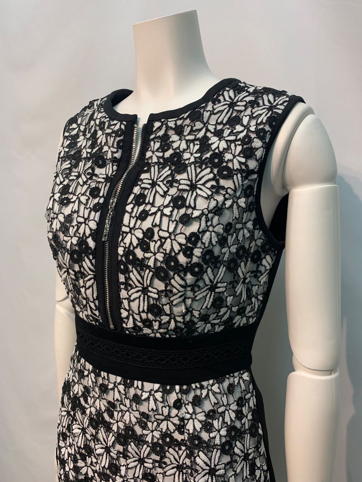 an キャバドレス　美品　sサイズ XSサイズあり】レース×ビジュータイトセットアップキャバドレス(GL3135)