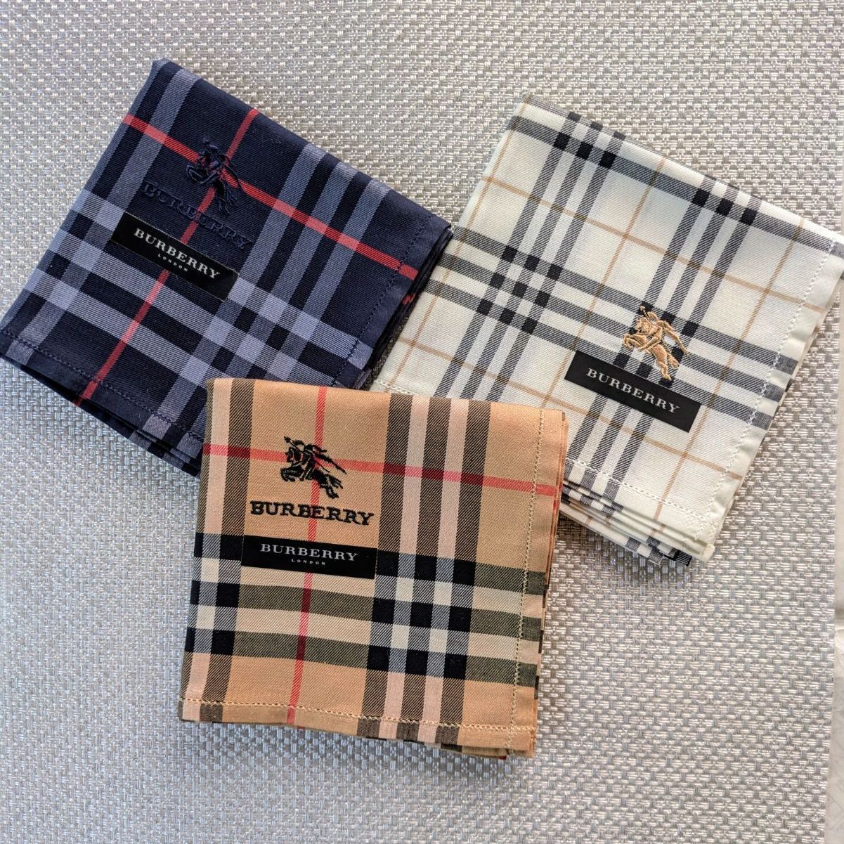 ハンカチバーバリー 王道のデザイン BURBERYハンカチ セット ともにブランドロゴシール＆ シール付き 魅力的