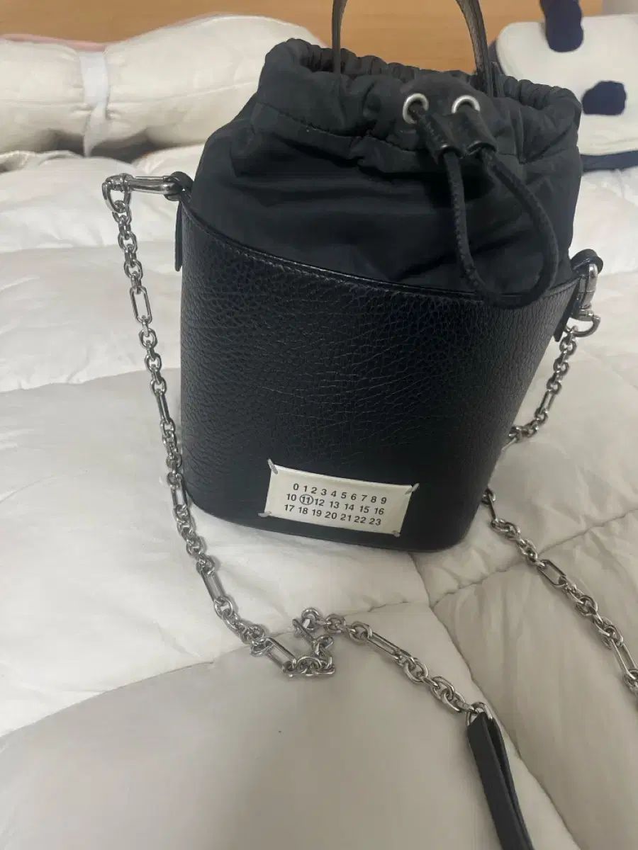 メゾンマルジェラ バケットバッグ ブラック チェーン ストラップ