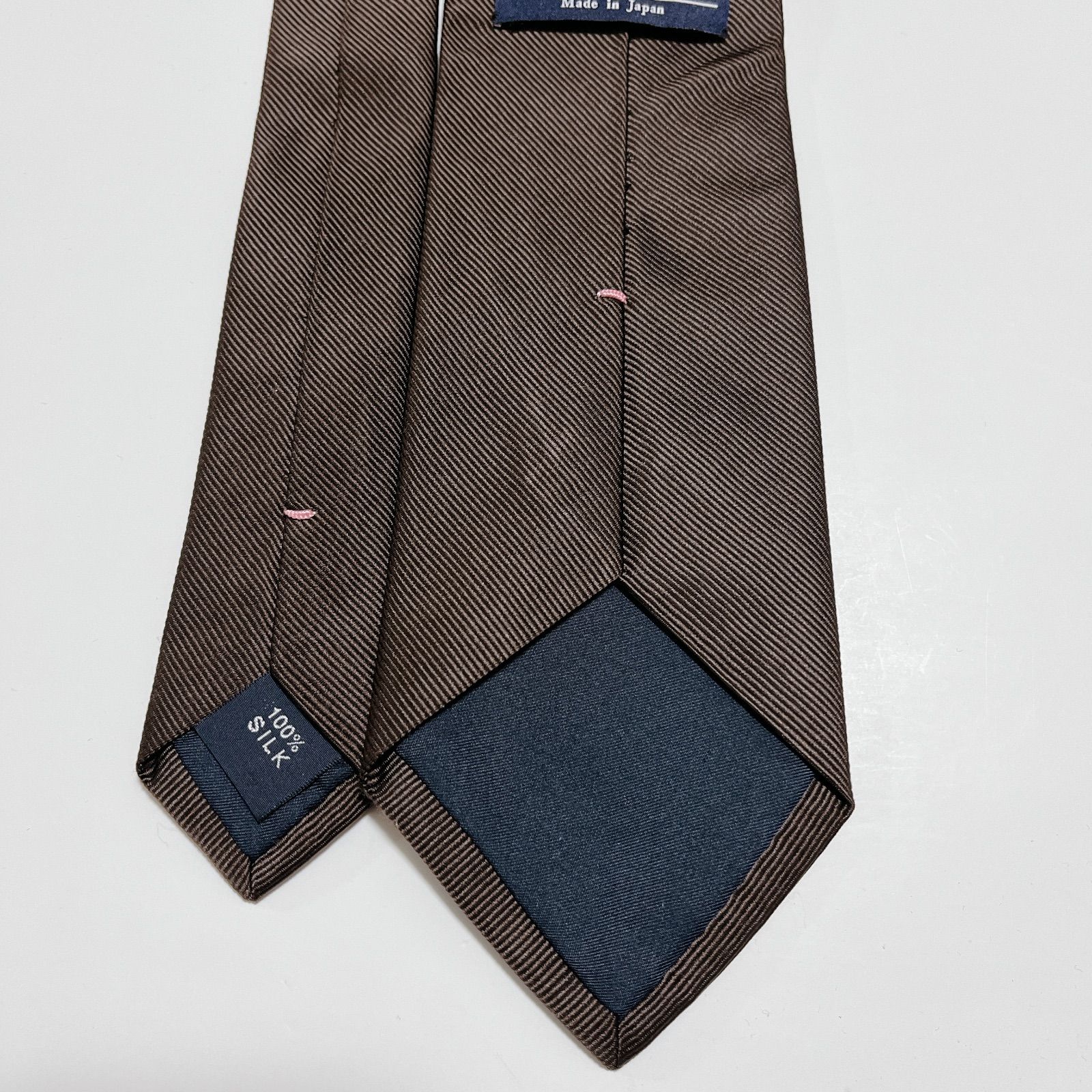 美品 メーカーズシャツ鎌倉 ネクタイ ハイブランド ソリッドタイ 無地 光沢 美品 メーカーズシャツ鎌倉 ネクタイ ハイブランド ソリッドタイ 無地