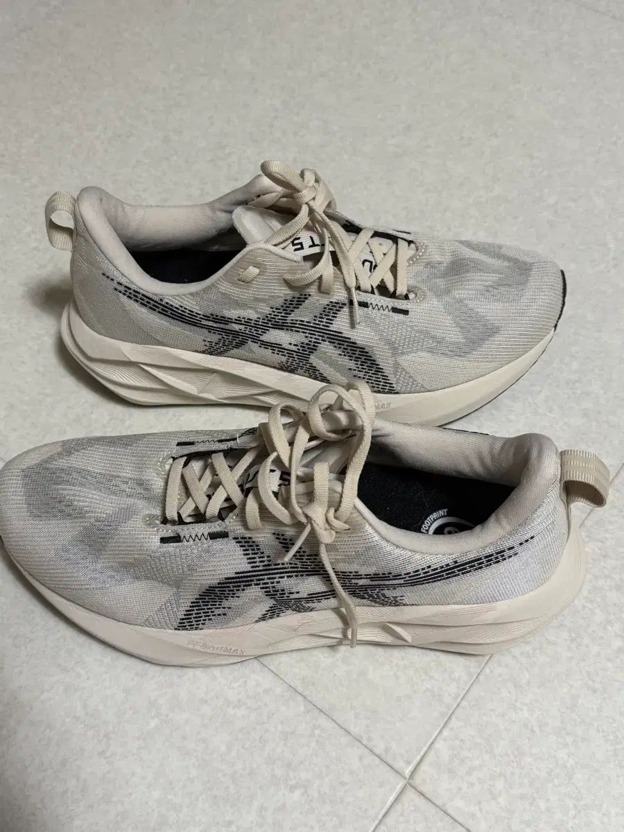 アシックス ノヴァブラスト BLAST 5 オートミール 270