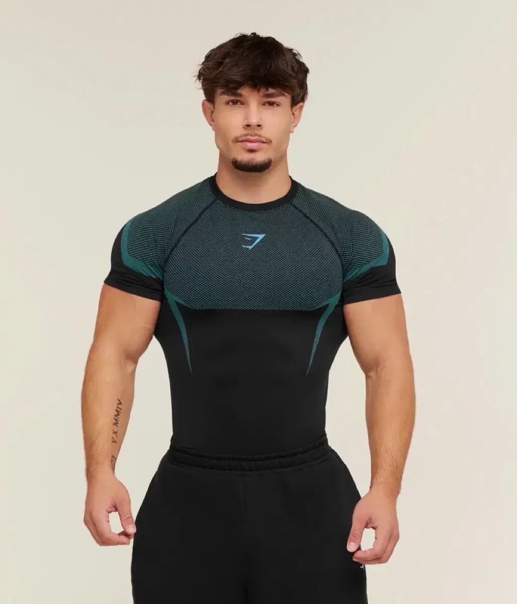 XS  ONYX V5 ジムシャーク　オニキス　ロングスリーブ XS Gymshark ONYX V5 ジムシャーク オニキス ロングスリーブ - メルカリ