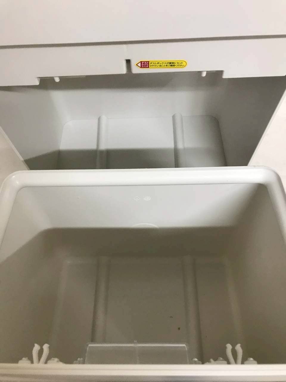  北見市発 アイリスオーヤマ オートフィードシュレッダー AFSB 60 C 製 白 自動 業務用 家庭用シュレッダー はさみ カッター