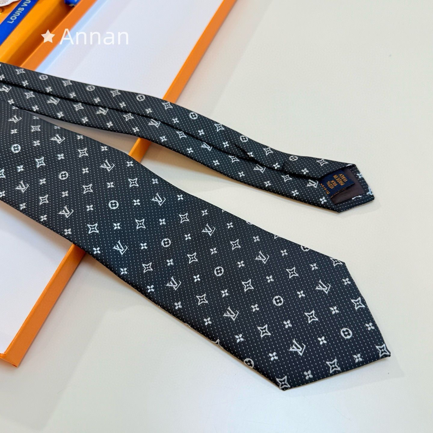 箱付き LOUIS VUITTON ルイヴィトン メンズ ネクタイ - メルカリ